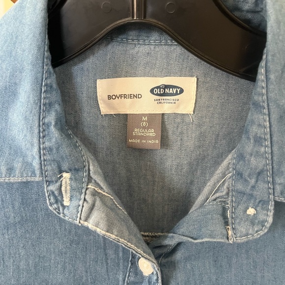 NWT OLD NAVY LONG SLEEVE DENIUM SHIRT (BOYFRIEND) - Picture 2 of 2